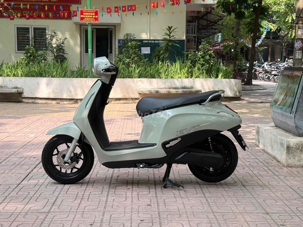 Vinfast Evo Grand 2025 xanh Ô Liu 120km 1 lần sạc