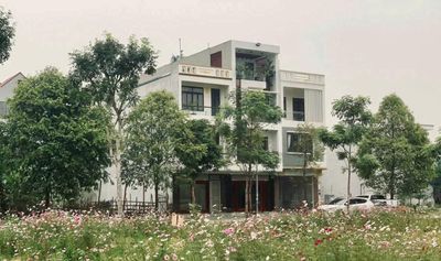 Căn nhà 4 tần xây hiện đại, nội thất đầy đủ cần cho thuê, nhà rất mới. Cho thuê nhà ở tại Thành phố Thanh Hóa Thanh Hóa được đăng bởi Việt