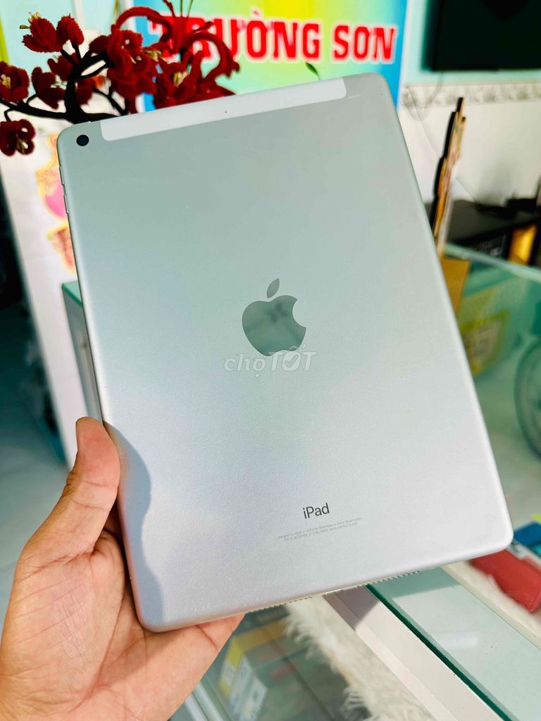 Apple iPad Gen 6 32GB Bạc. Mua bán Máy tính bảng tại Thị xã Duyên Hải Trà Vinh được đăng bởi Shop Đồ Cũ Uy Tín hình 1
