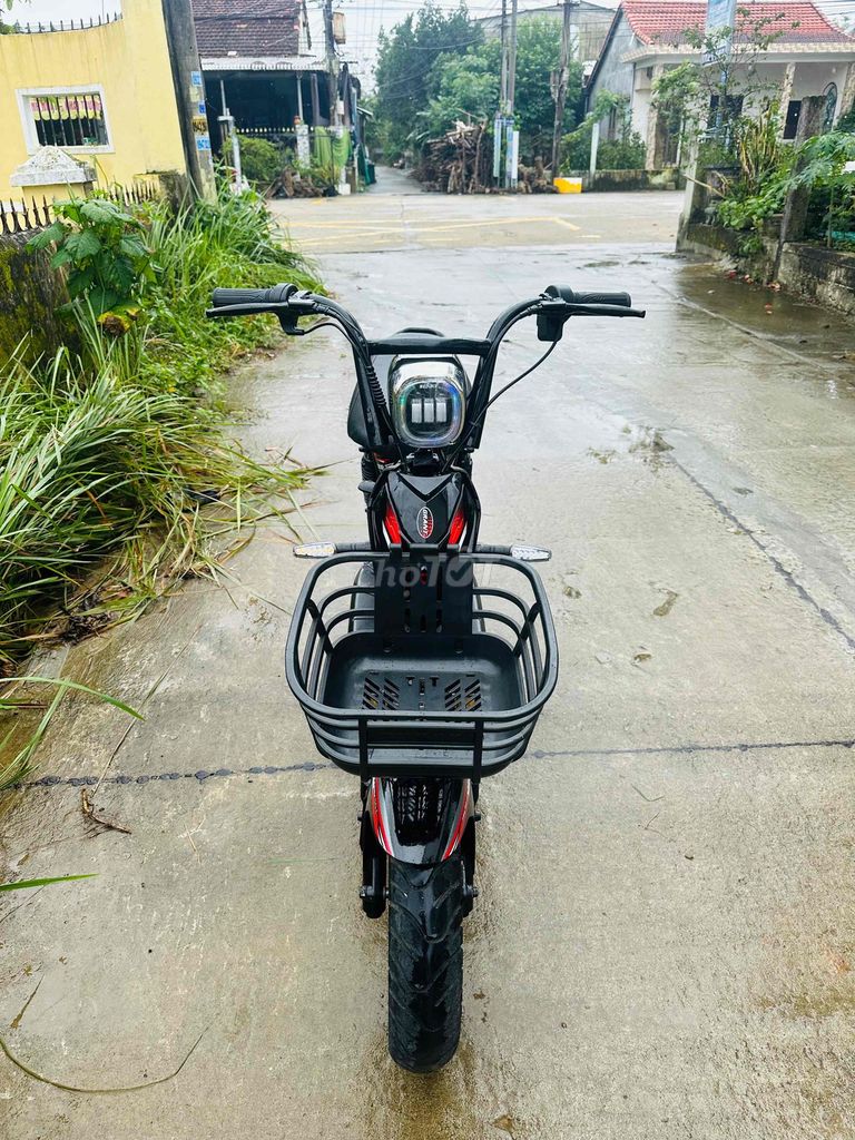 Xe đạp điện 133 Đen tem đỏ, Bình và Ic mới 100%.. Mua bán Xe điện tại Quận Liên Chiểu Đà Nẵng được đăng bởi Xe Điện Sang Hồng Phát hình 4