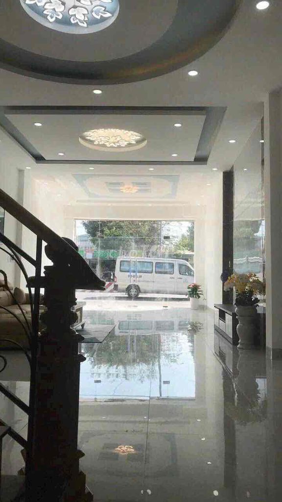 Cho thuê nhà 2 lầu 1 trệt 4pn 3wc mặt tiền nguyễn thị minh khai. Cho thuê nhà ở tại Thành phố Thủ Dầu Một Bình Dương được đăng bởi Gia Kính hình 3