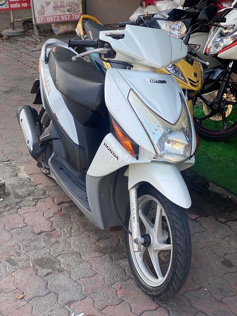 Honda Click Trắng Tự động Đã qua sử dụng. Mua bán Xe máy tại Thành phố Thuận An Bình Dương được đăng bởi Cửa  Hàng xe máy An Lộc  hình 2