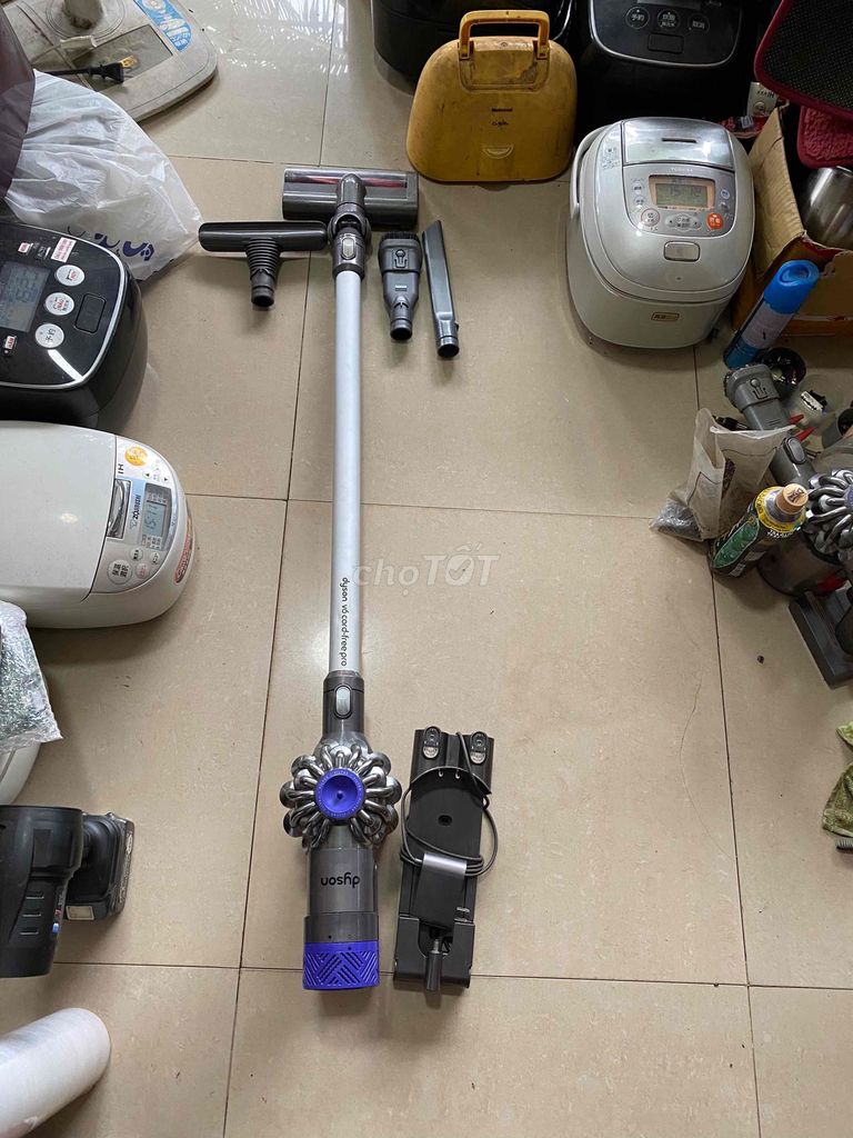 Máy hút bụi Dyson V6 Xám 45 phút. Mua bán Nội thất, đồ gia dụng khác tại Thành phố Vĩnh Long Vĩnh Long được đăng bởi minhtu hình 1
