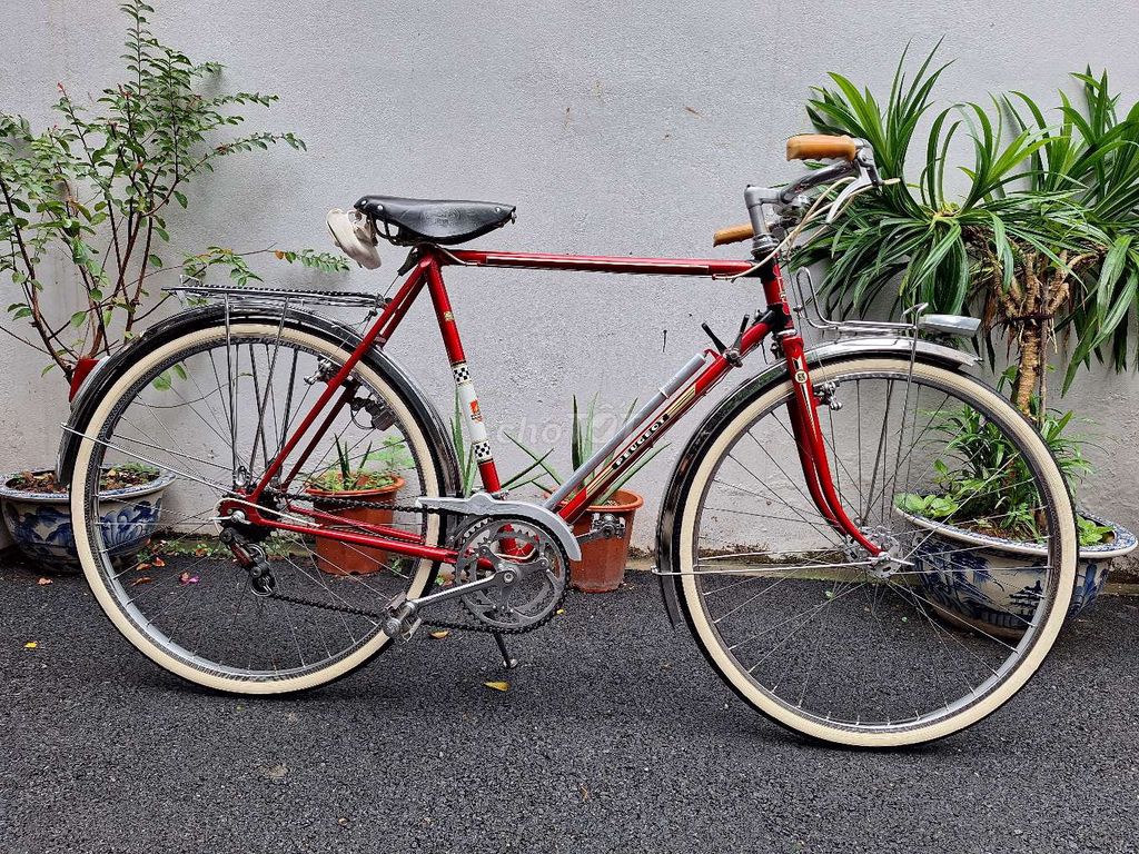Peugoet nam đỏ đun đời 1972 zin 100%.. Mua bán Xe đạp tại Quận Tây Hồ Hà Nội được đăng bởi Nguyễn Tuấn Long hình 1
