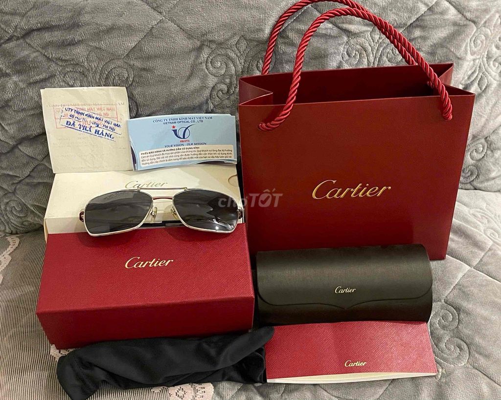 Kính râm Cartier Unisex Đen. Mua bán Phụ kiện thời trang khác tại Quận Long Biên Hà Nội được đăng bởi Minh Long  hình 1
