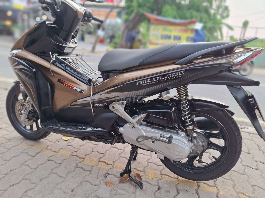 Воздушный клинок Honda 2012 черный