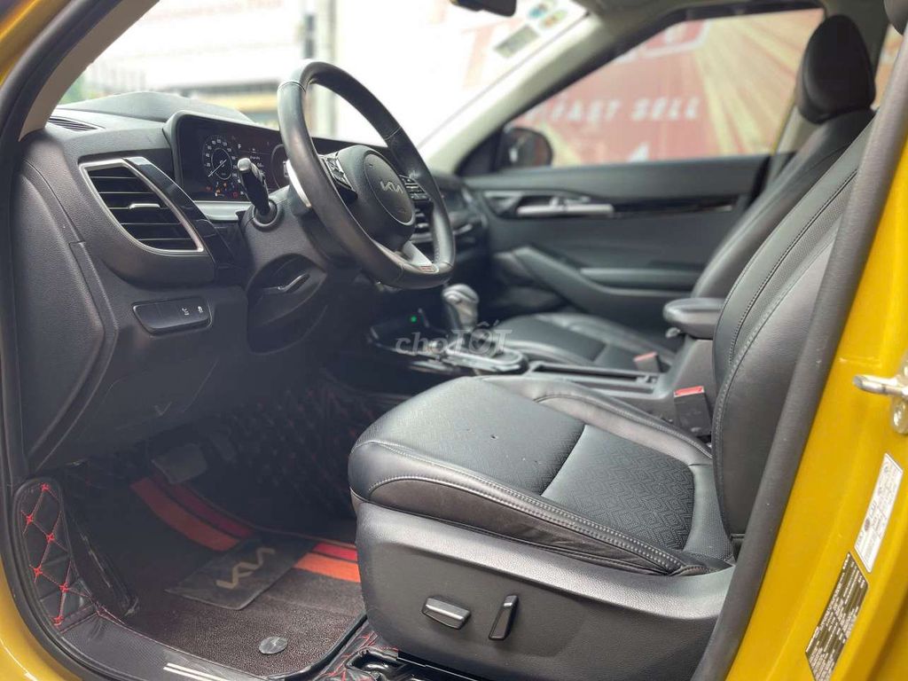 Kia Seltos 2024 Premium 1.5 L,màu vàng, 39.000 km. Mua bán Ô tô tại Quận Bình Tân Tp Hồ Chí Minh được đăng bởi Son Do hình 12