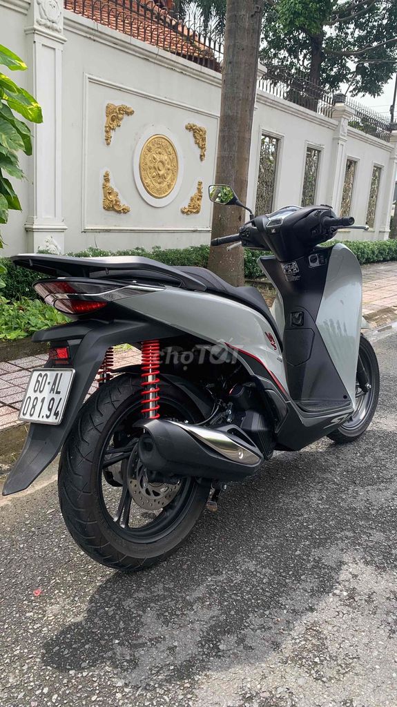 SH 160i ABS phiên bản Sport xám xi măng. Mua bán Xe máy tại Thành phố Biên Hòa Đồng Nai được đăng bởi CH xe máy Trần Na Na hình 5