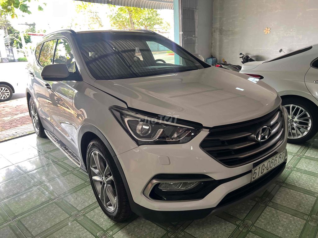 Hyundai Santa Fe Xăng  50.000 km 1 đời chủ. Mua bán Ô tô tại Thành phố Dĩ An Bình Dương được đăng bởi Bảo Khang hình 2