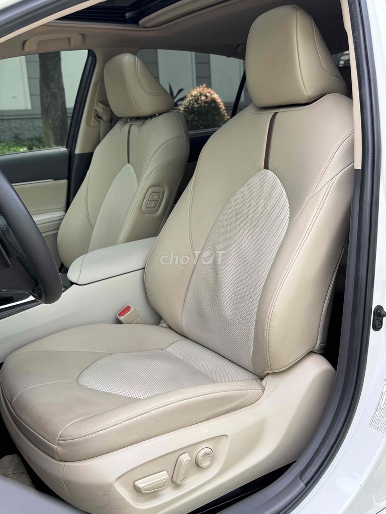🚘Siêu phẩm Camry 2.0Q 2022 siêu đẹp cập bến🚘. Mua bán Ô tô tại Thành phố Dĩ An Bình Dương được đăng bởi Dương hình 9