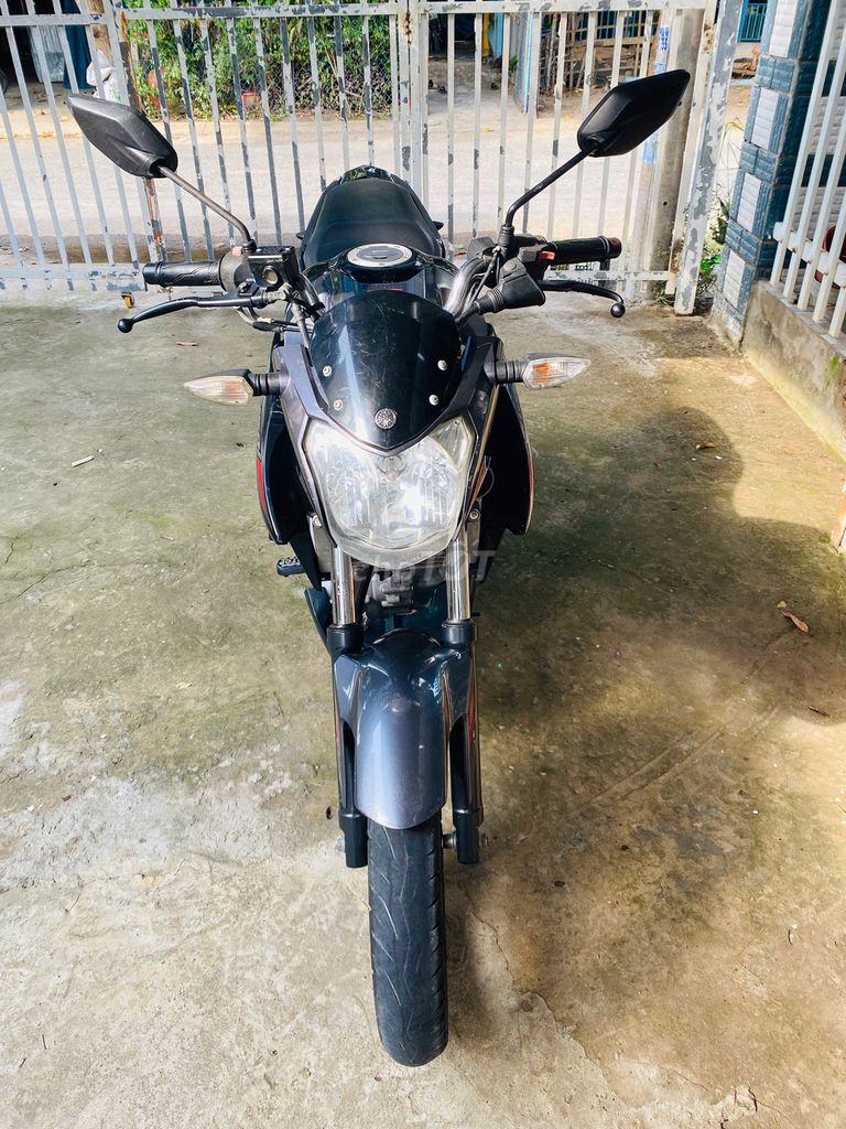 Xe Yamaha FZ150i màu đen. Mua bán Xe máy tại Huyện Hồng Ngự Đồng Tháp được đăng bởi Nguyễn Quốc Huy hình 2