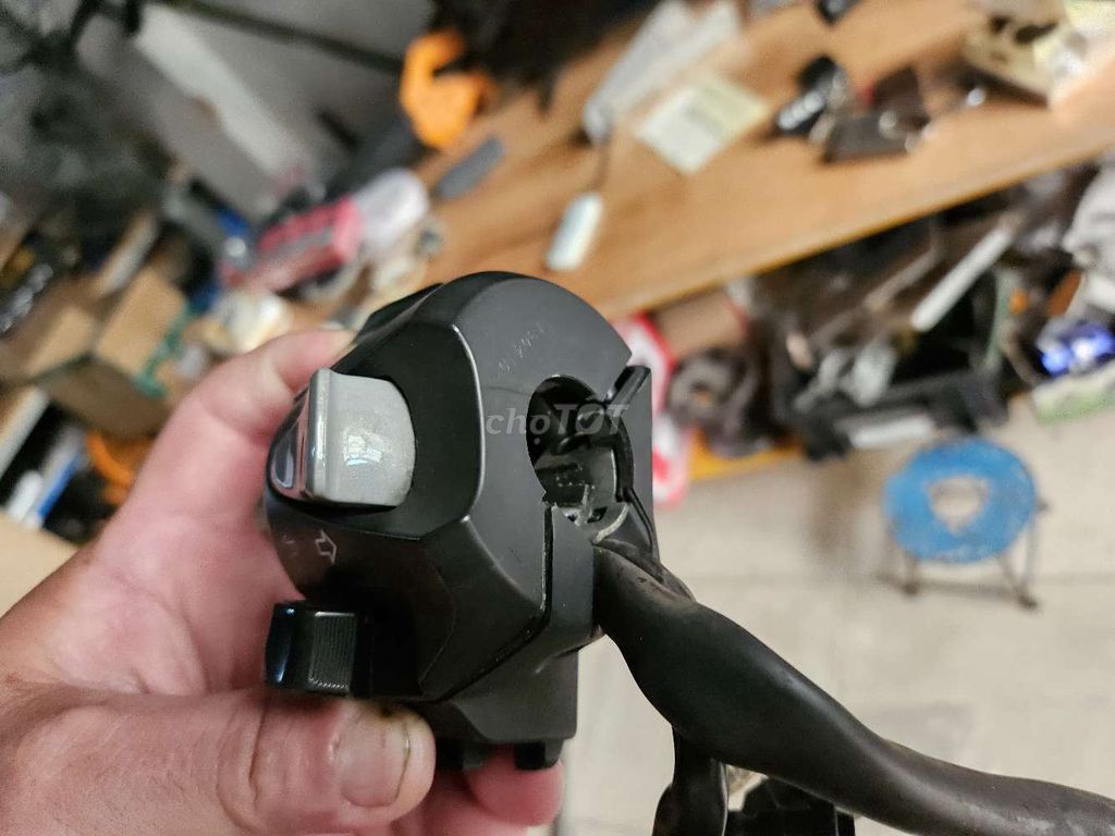 Cùm trái zin theo xe HONDA PCX 160 2024 full dây👍. Mua bán Phụ tùng xe tại Quận 1 Tp Hồ Chí Minh được đăng bởi KIM Merchant hình 2