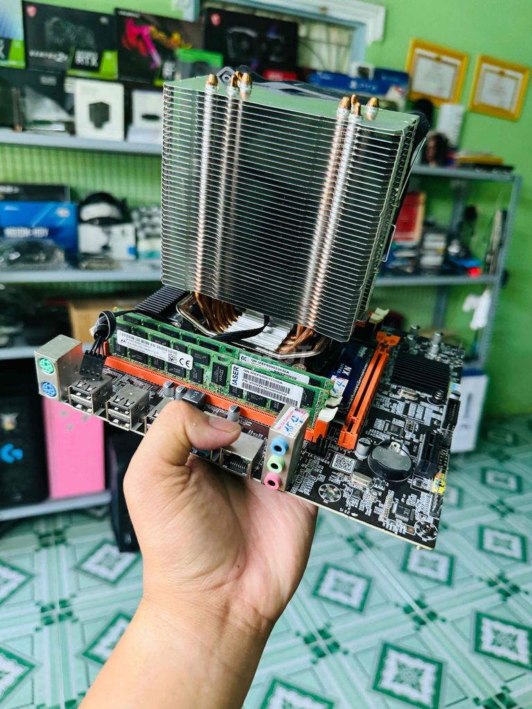 Combo main chip Xeon 2673/ ram / ssd