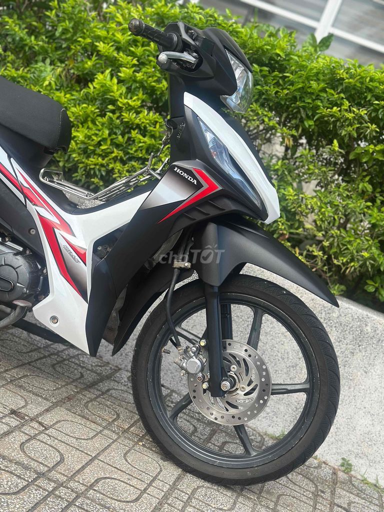 Honda Wave RSX 110 Fi 2019 Đen trắng đỏ ngay chủ. Mua bán Xe máy tại Thành phố Thủ Đức Tp Hồ Chí Minh được đăng bởi Xe Máy Sơn Thủ Đức hình 8