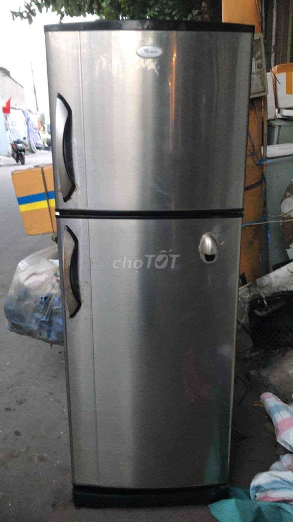 tủ lạnh còn hoạt động tốt ae ai lấy ib
