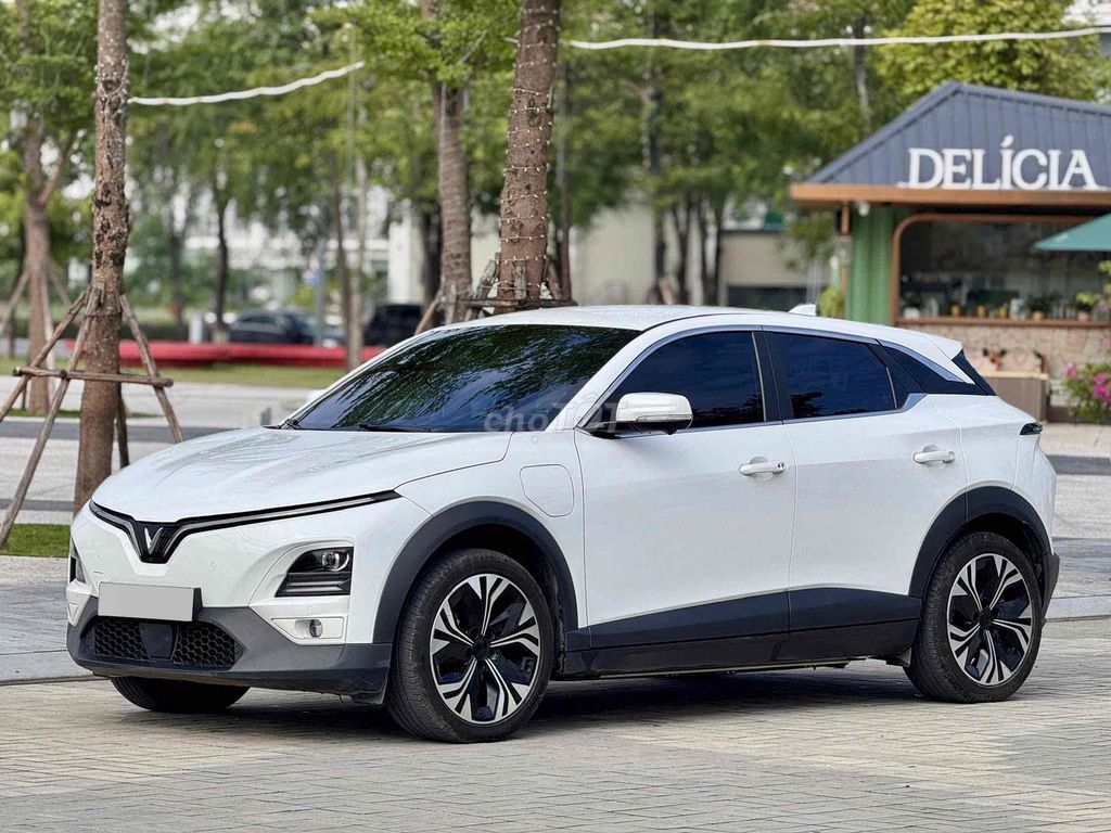 VF6 Plus 2025 почти новый 23 000 км отличное состояние