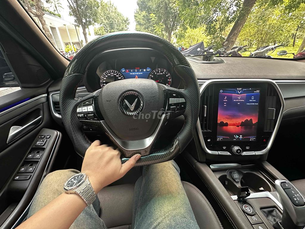 Vinfast Lux SA 2.0 2019 AT 37000 km Đen. Mua bán Ô tô tại Quận 7 Tp Hồ Chí Minh được đăng bởi Hoàng Trung hình 3