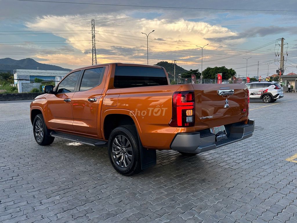 Mitsubishi Triton GLS 4X2 AT 2024 màu Cam. Mua bán Ô tô tại Thành phố Bà Rịa Bà Rịa - Vũng Tàu được đăng bởi Tùng Trần Mitsubishi hình 4