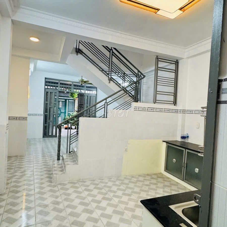 Gần Lotte Mart, Bán nhà P15 Gò Vấp 66m², 3 tầng, hẻm xe hơi 8m, 6T+