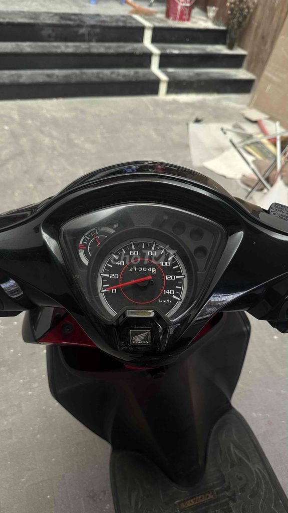 Honda Vision 2023 чёрный с красным 21 384 км