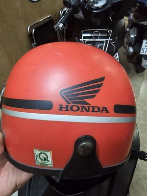 Nón bảo hiểm HonDa chính hãng còn tôt. Mua bán Phụ tùng xe tại Quận Gò Vấp Tp Hồ Chí Minh được đăng bởi Lê Đình Nhật