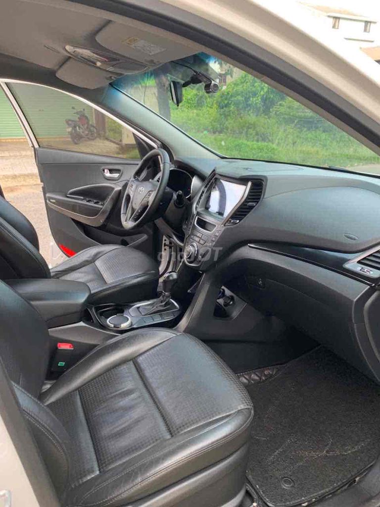 Hyundai Santa Fe 2015 2.2 AT 4WD - 60000 km. Mua bán Ô tô tại Thị xã Hương Thủy Thừa Thiên Huế được đăng bởi Đình vê hình 13