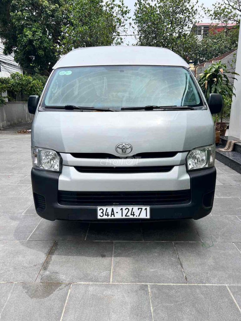 Toyota Hiace фургон 3 места 2016 грузовая 900 кг