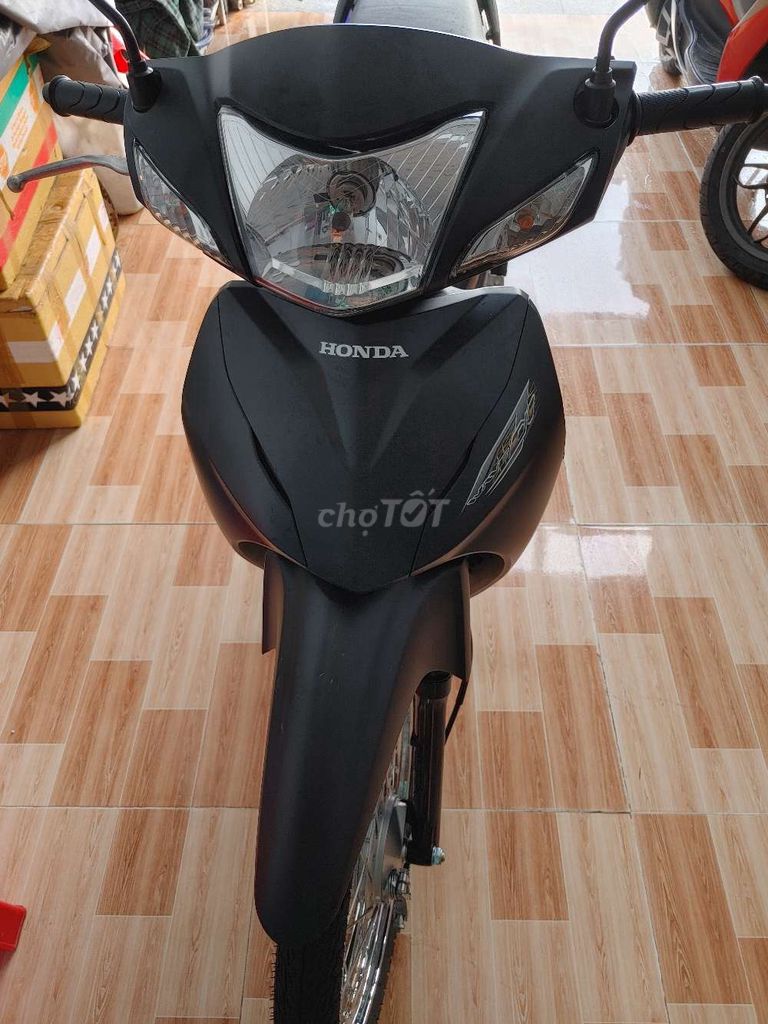 Honda Wave A 2024 chạy 4 ngàn bản đen nhám