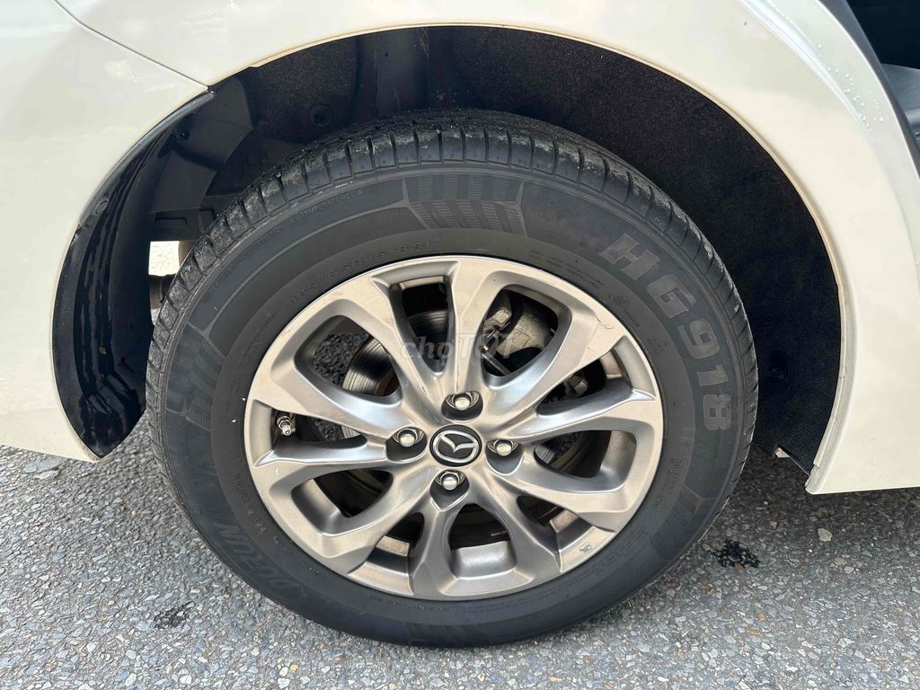 Mazda 2 2020 1.5 AT Deluxe - 38000 km Trắng. Mua bán Ô tô tại Quận Cầu Giấy Hà Nội được đăng bởi Vũ Kiên hình 17