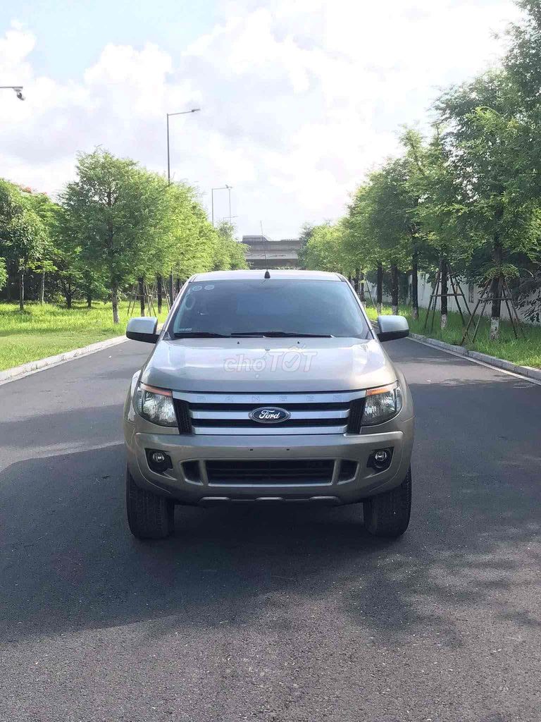 Ford Ranger 2014 XLS 2.2 4x2 AT - 80000 km