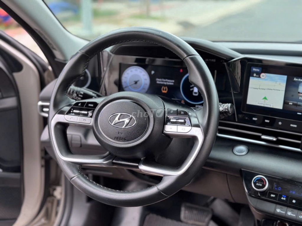 Elantra 2022 số tự động, hỗ trợ bank toàn quốc. Mua bán Ô tô tại Quận 12 Tp Hồ Chí Minh được đăng bởi NHI Ô TÔ AN SƯƠNG hình 12