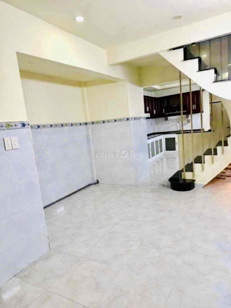 HIẾM, NGAY CHỢ BÌNH LONG, HẺM XE HƠI VÀO NHÀ,50m2, 2 TẦNG, NHỈNH 4 TỶ