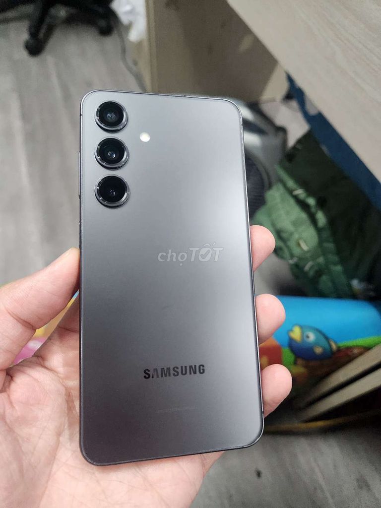 Samsung Galaxy S24 Xám. Mua bán Điện thoại tại Thành phố Ninh Bình Ninh Bình được đăng bởi ha thuy hình 1