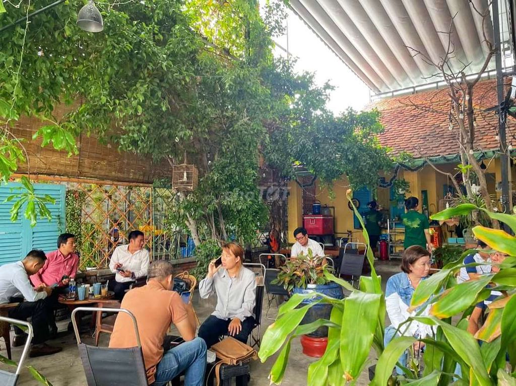 Sang quán cafe lớn sân vườn 400m² khu Vip Tân Phú