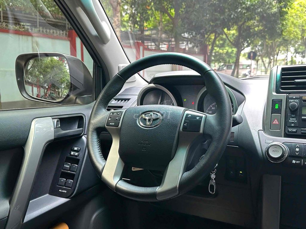 Toyota Prado TXL 2013 màu vàng cát 1 chủ siêu đẹp. Mua bán Ô tô tại Quận Cầu Giấy Hà Nội được đăng bởi Cao Quý hình 16