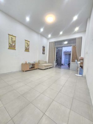 Nhà ngang lớn 4.1 cách sân bay 200m