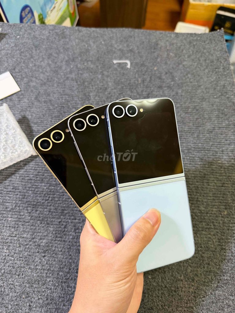 Samsung ZFlip 6 256GB Vàng 97-98%. Mua bán Điện thoại tại Quận Cầu Giấy Hà Nội được đăng bởi Trần Văn Đoàn hình 1