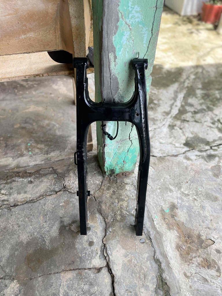 Mâm xe máy kim loại màu Đen gấp xe máy +7. Mua bán Phụ tùng xe tại Huyện Mỹ Xuyên Sóc Trăng được đăng bởi Dương Nguyễn hình 2