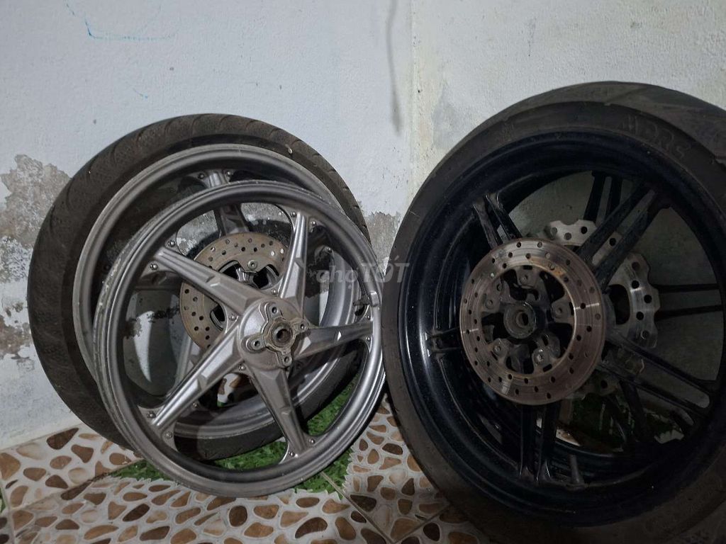 Mâm xe máy Exciter 150, 135 Đen, Bạc Hợp kim. Mua bán Phụ tùng xe tại Quận Cẩm Lệ Đà Nẵng được đăng bởi Lê Lâm hình 2