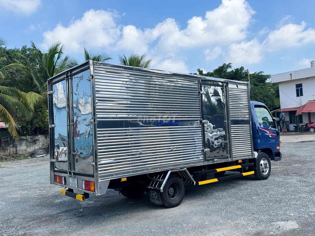 Hyundai N250SL 2.4 Tấn Thùng Kín Sàn Inox Odo 46k. Mua bán Xe tải, xe ben tại Thành phố Thuận An Bình Dương được đăng bởi PHẠM TUÂN XE TẢI CŨ hình 3