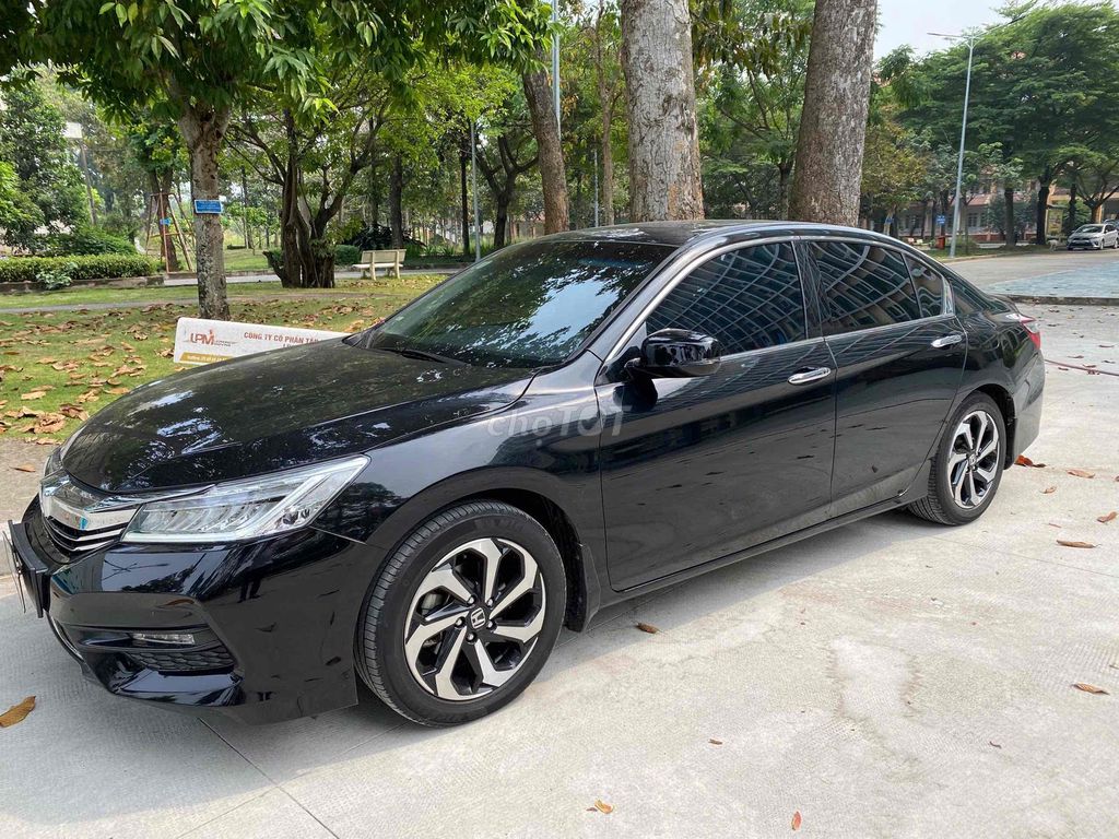 Honda Accord 2018 2.4 AT - còn zin nguyên bản