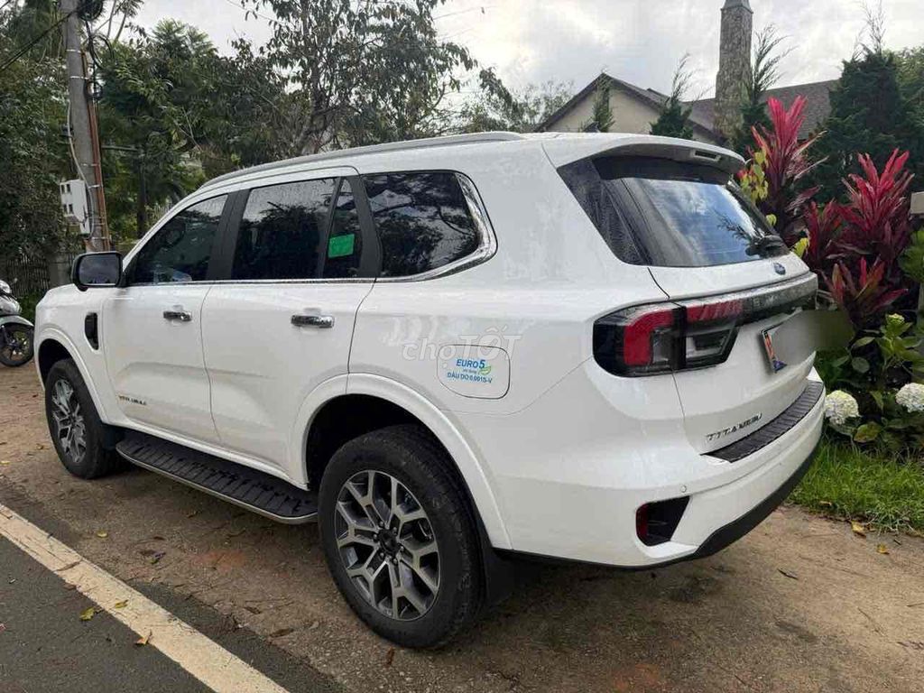 Ford Everest 2025 Titanium 2.0L 4x2 AT - 5000 km. Mua bán Ô tô tại Quận 12 Tp Hồ Chí Minh được đăng bởi Văn Bình hình 3