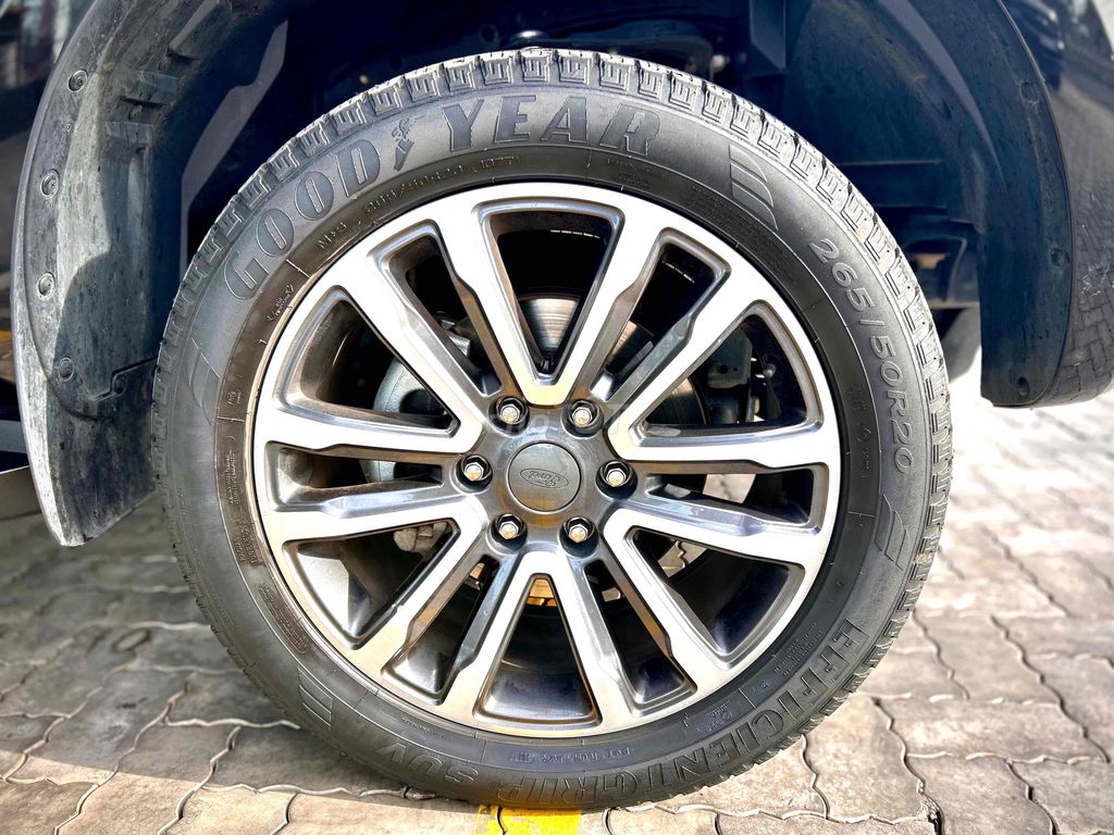 Ford Everest 2022 Titanium 2.0L AT 4x2 - 40000 km. Mua bán Ô tô tại Thành phố Buôn Ma Thuột Đắk Lắk được đăng bởi Hoài Chỉnh Ford hình 10