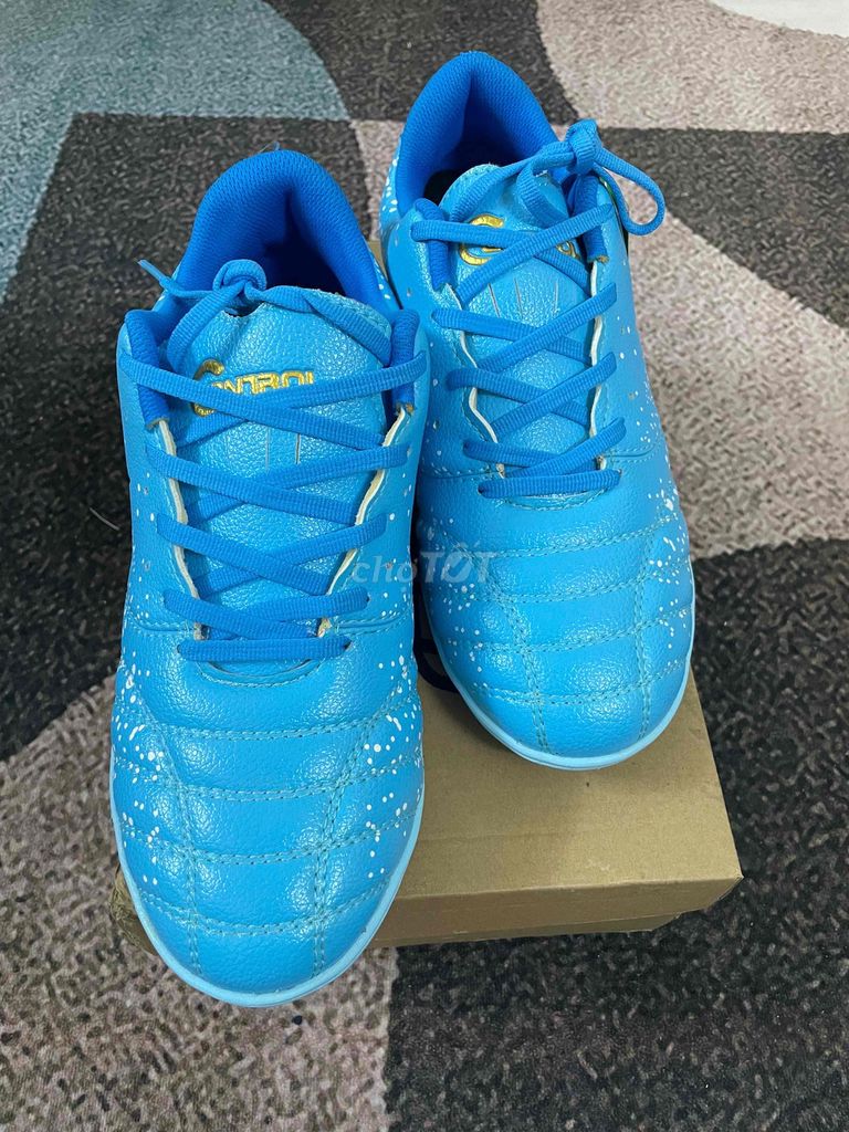 Giày bóng đá sân cỏ nhân tạo size 43. Mua bán Đồ thể thao, Dã ngoại tại Quận Đống Đa Hà Nội được đăng bởi hoàng phúc hình 1