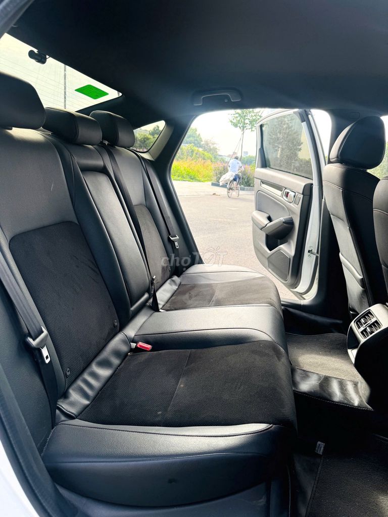 Honda Civic 2023 RS 1.5 AT - 32000 km. Mua bán Ô tô tại Thành phố Dĩ An Bình Dương được đăng bởi Siêu Thị Ô Tô Bình Dương  hình 19
