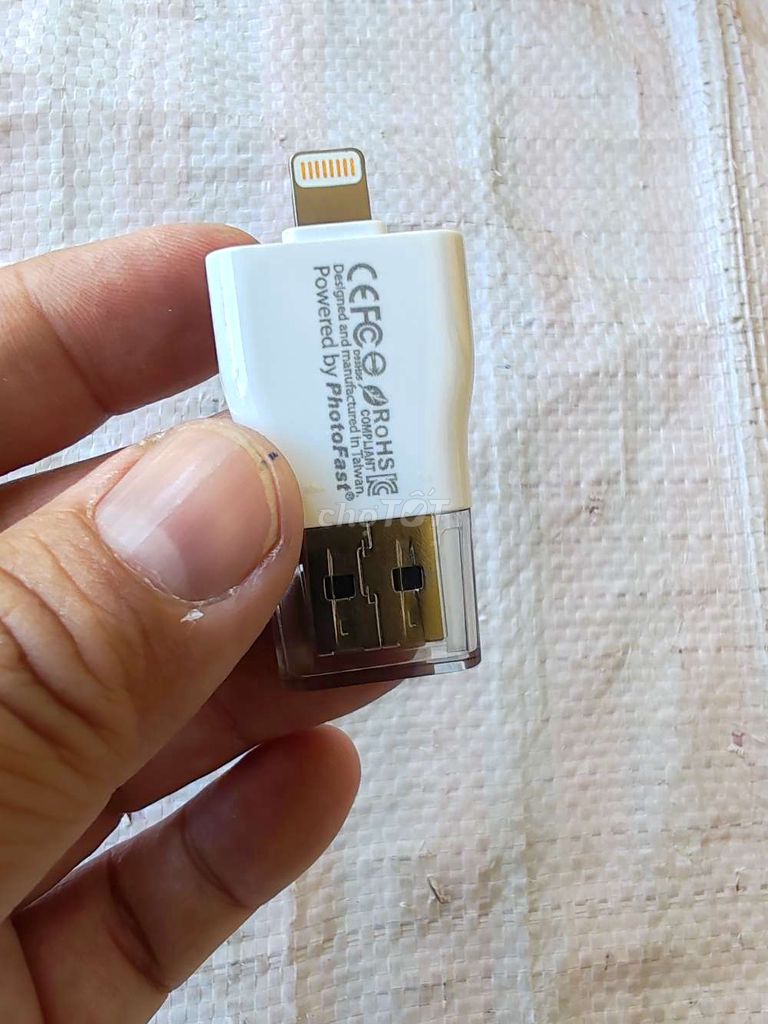 USB 64GB. Màu trắng.Hàng Nhật về mới tinh full hộp