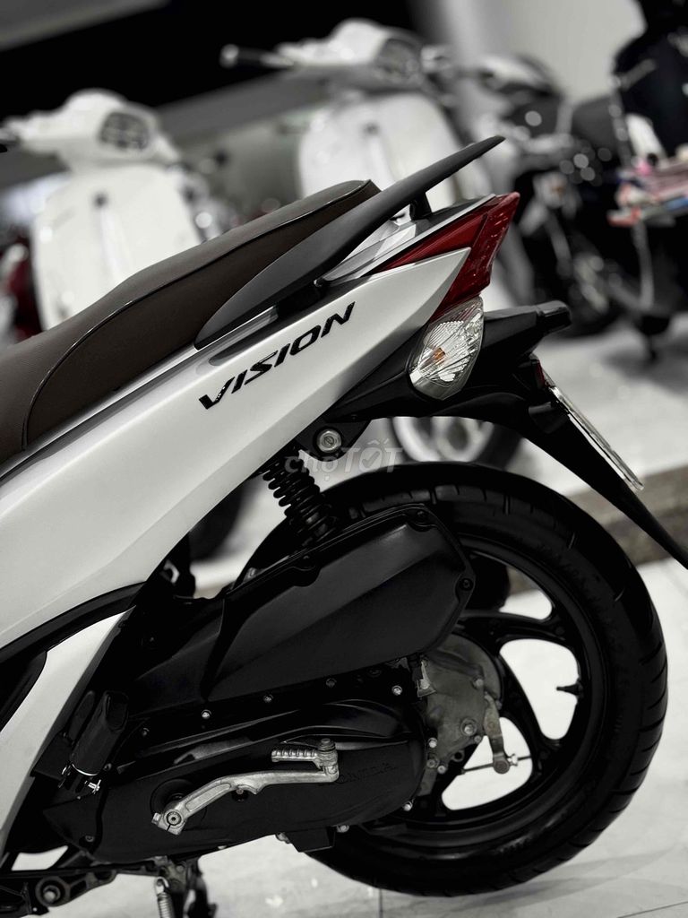 Honda Vision 2014 màu Bạc. Mua bán Xe máy tại Thị xã Phú Mỹ Bà Rịa - Vũng Tàu được đăng bởi Cửa Hàng Xe Máy Phú Mỹ hình 10