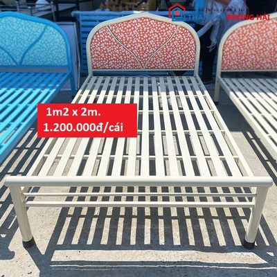 Giường Sắt Nhiều Màu Có Tựa Đầu Hoa Văn Mới 99%. Mua bán Giường, chăn ga gối nệm tại Quận 3 Tp Hồ Chí Minh được đăng bởi MsĐông 