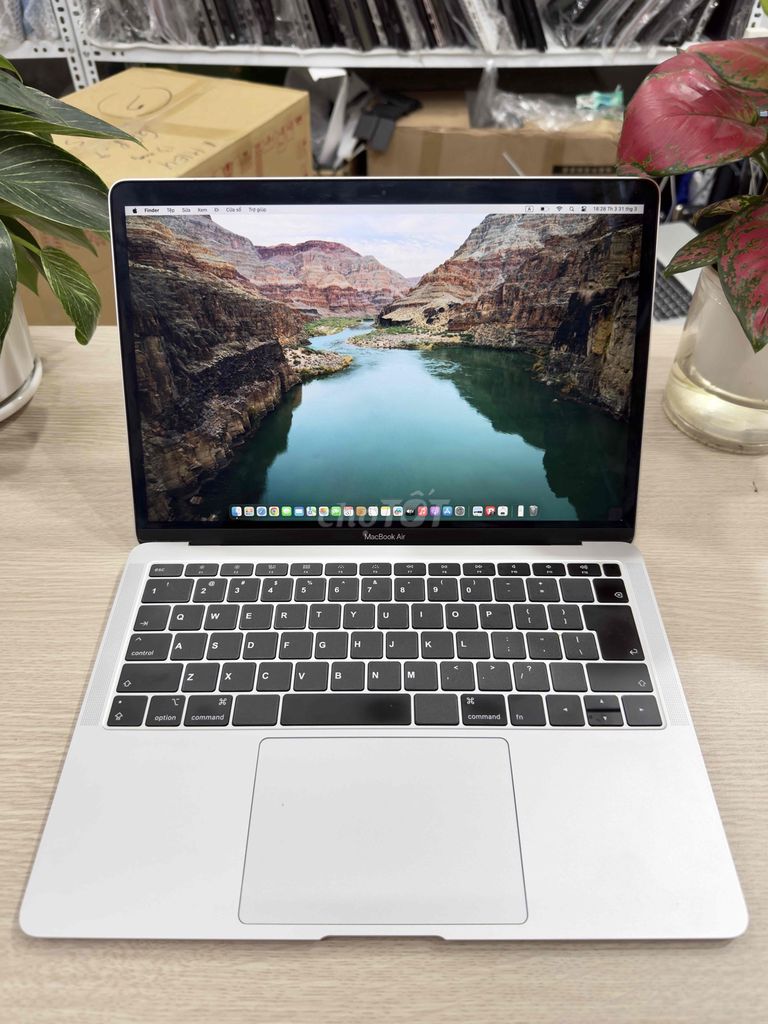 Mac Air 2018 i5|RAM 16GB|SSD512gb 13” máy zin đẹp. Mua bán Laptop tại Quận Hai Bà Trưng Hà Nội được đăng bởi Akiba shop hình 1