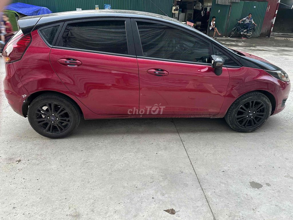 Ford Fiesta 2014 Trend 1.5 AT - 17000 km. Mua bán Ô tô tại Quận Cầu Giấy Hà Nội được đăng bởi Tiến Dũng hình 2